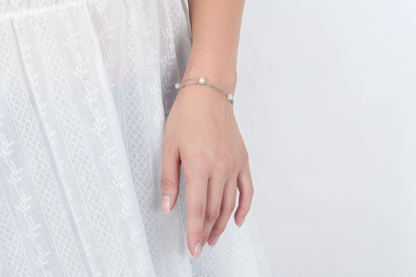 Freshwater Pearl Bracelet (Artificial Silver Plated)