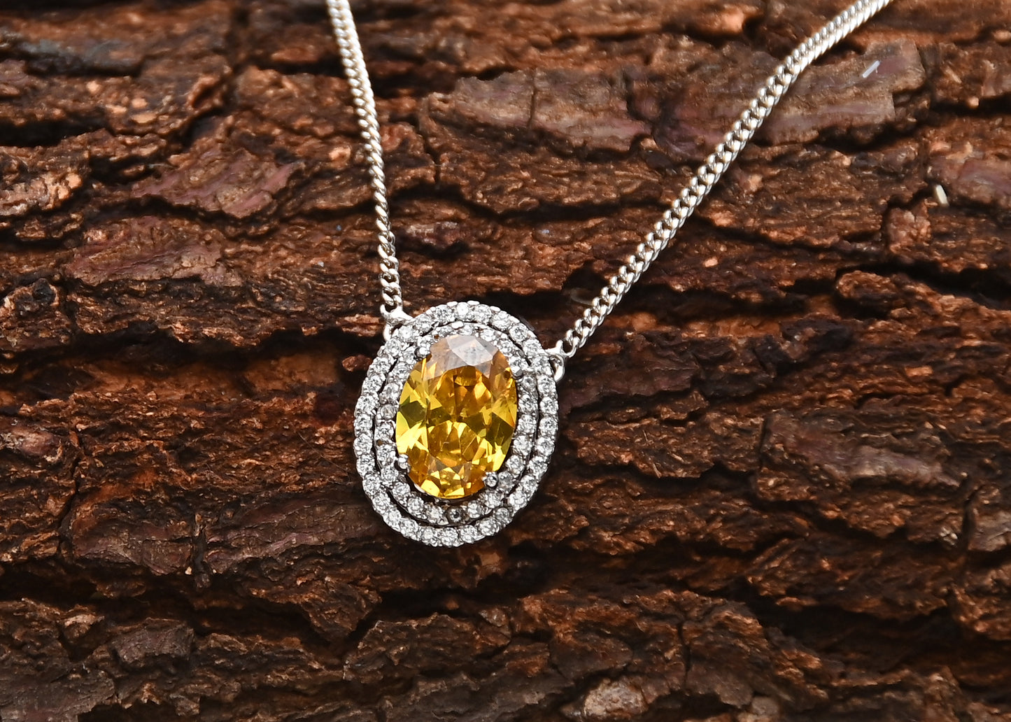 Classic Oval Pendant (925 Sterling Silver)
