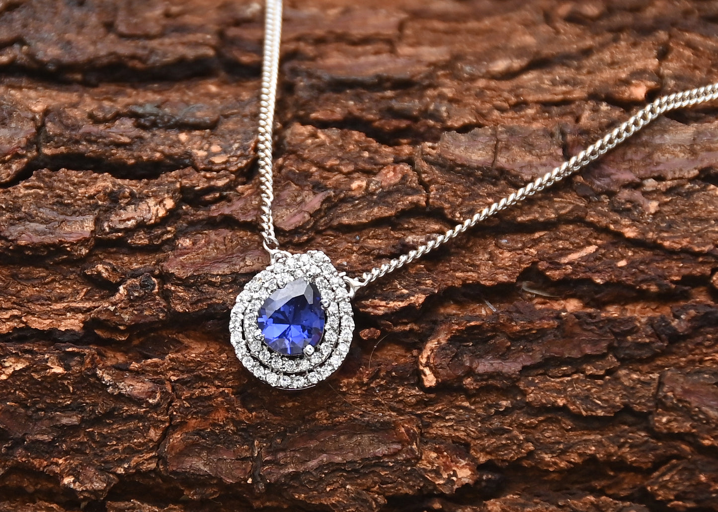 The Royal Pedant (925 Sterling Silver)