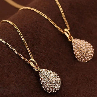 Artificial gold chain store with pendant