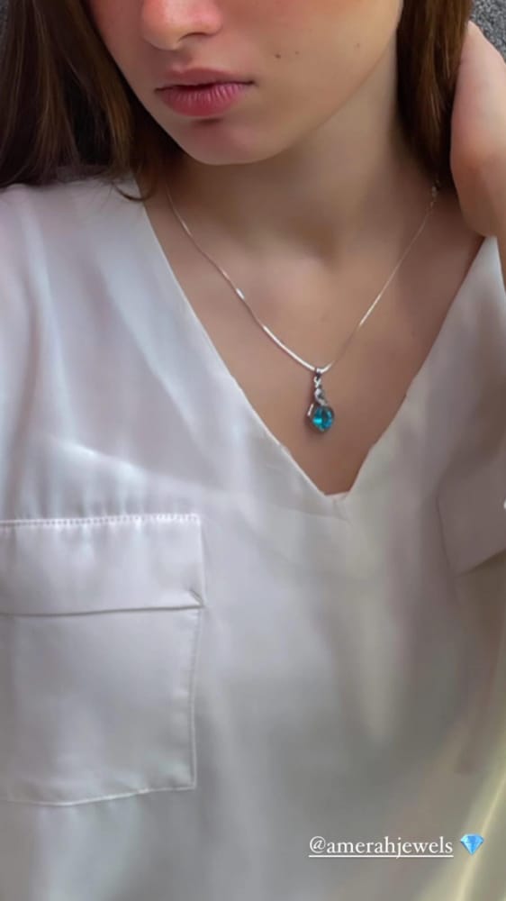 Blue Swan Pendant (Artificial Silver Plated)