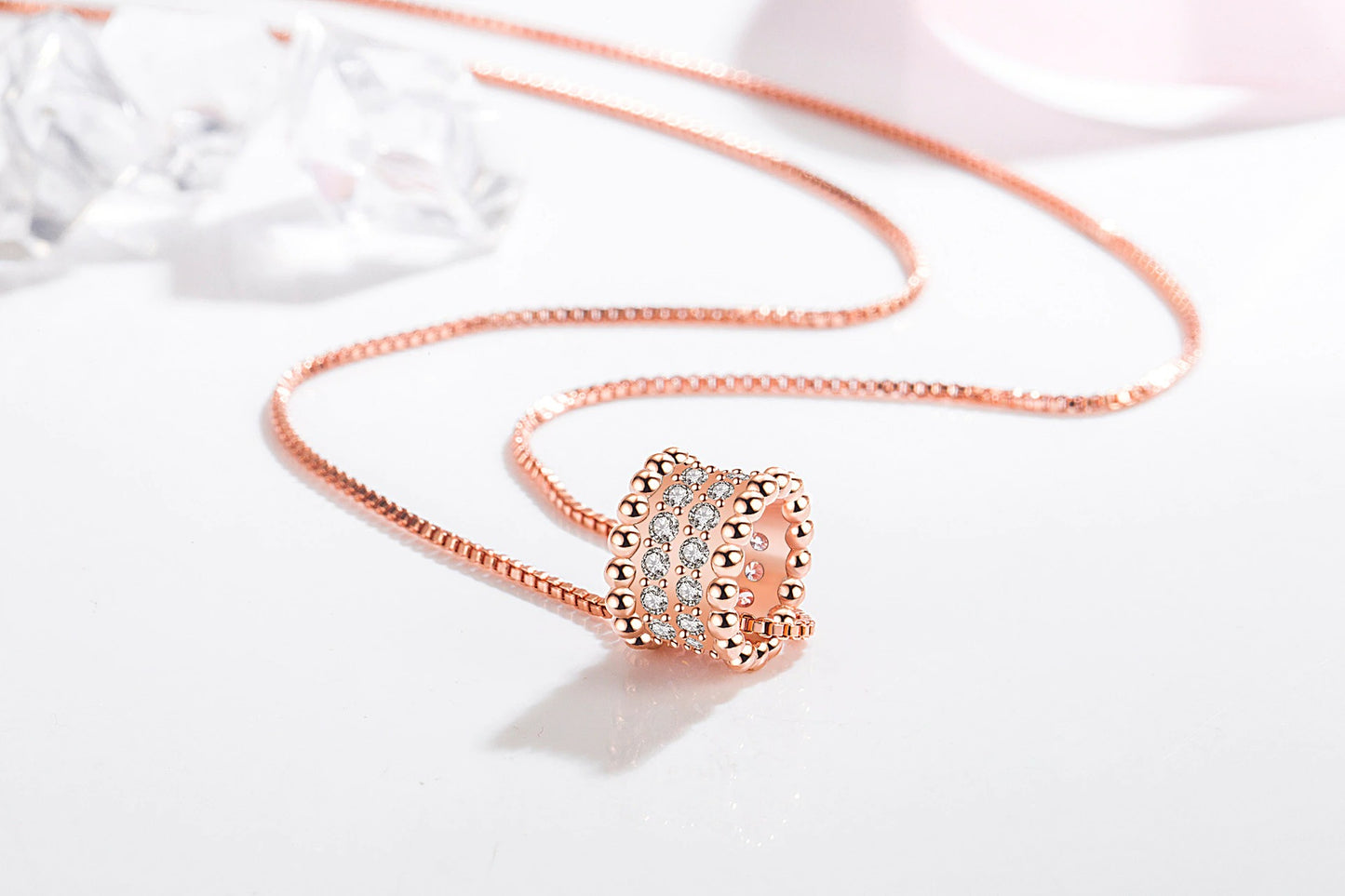 Round Rose Gold Pendant (Artificial Silver Plated)