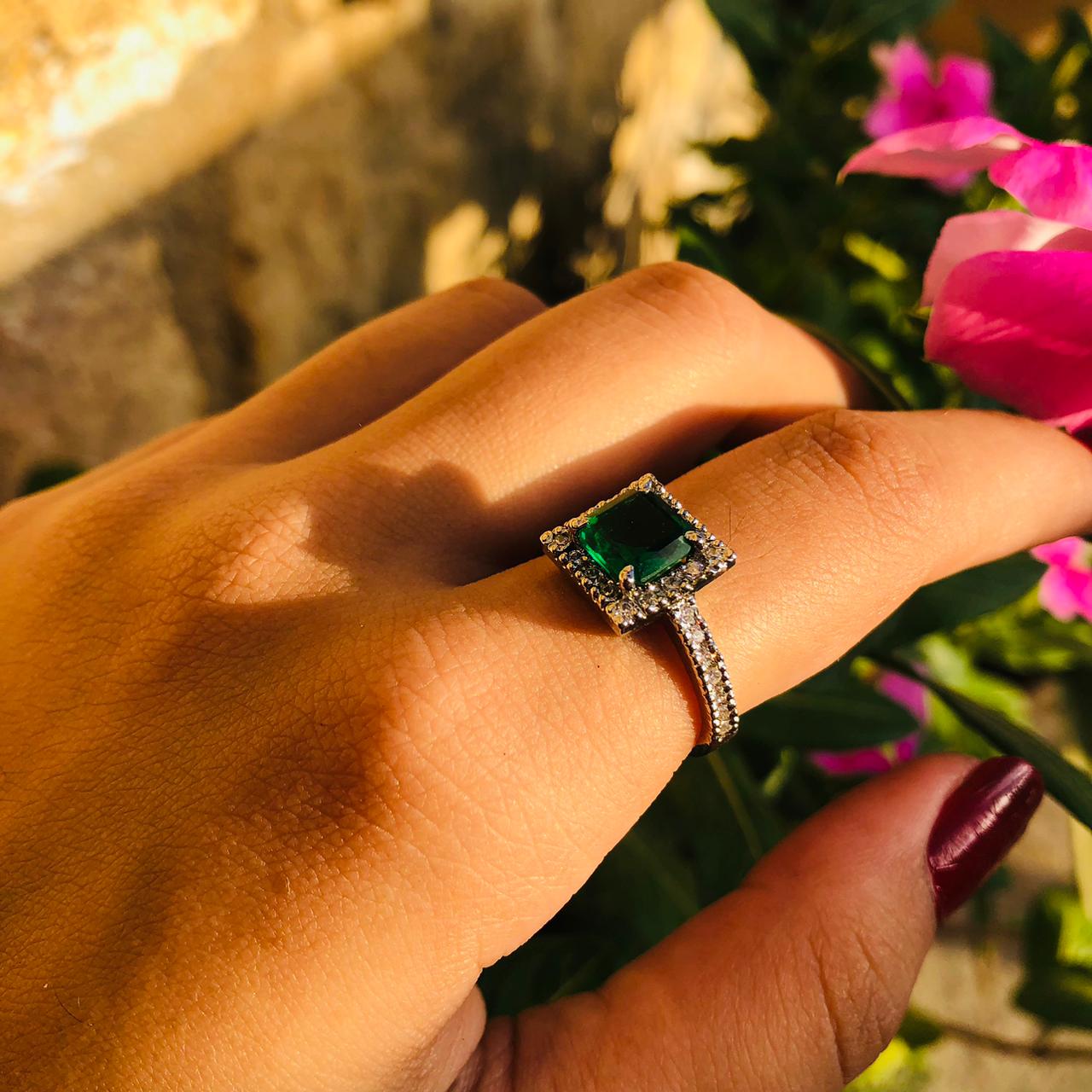 Emerald Sign Square cut ring (925 Sterling Silver)