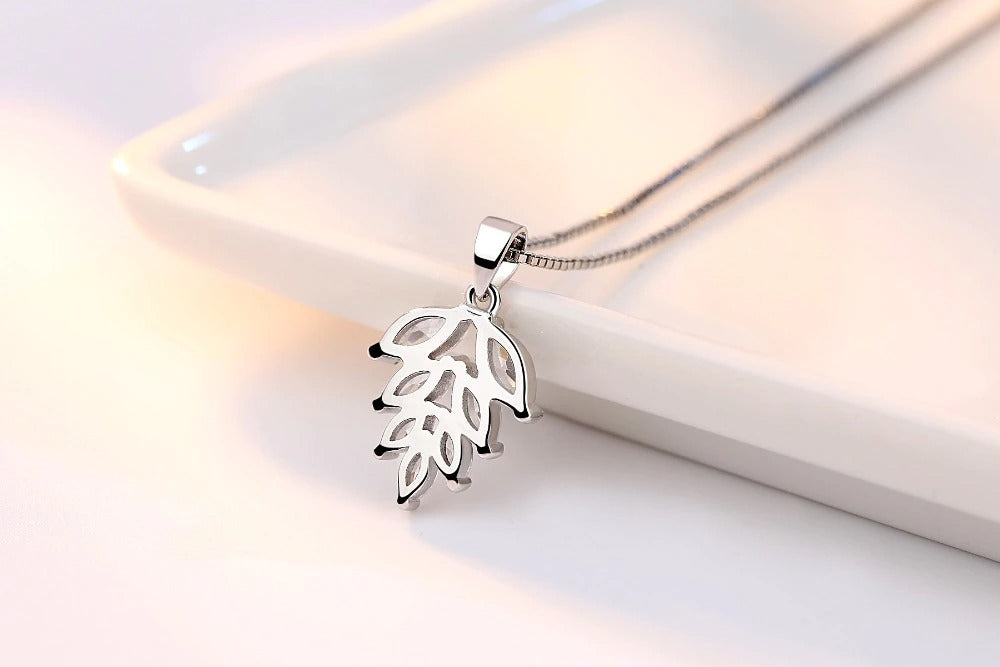 Leaf Crystal Zircon Necklace (Artificial Silver Plated)